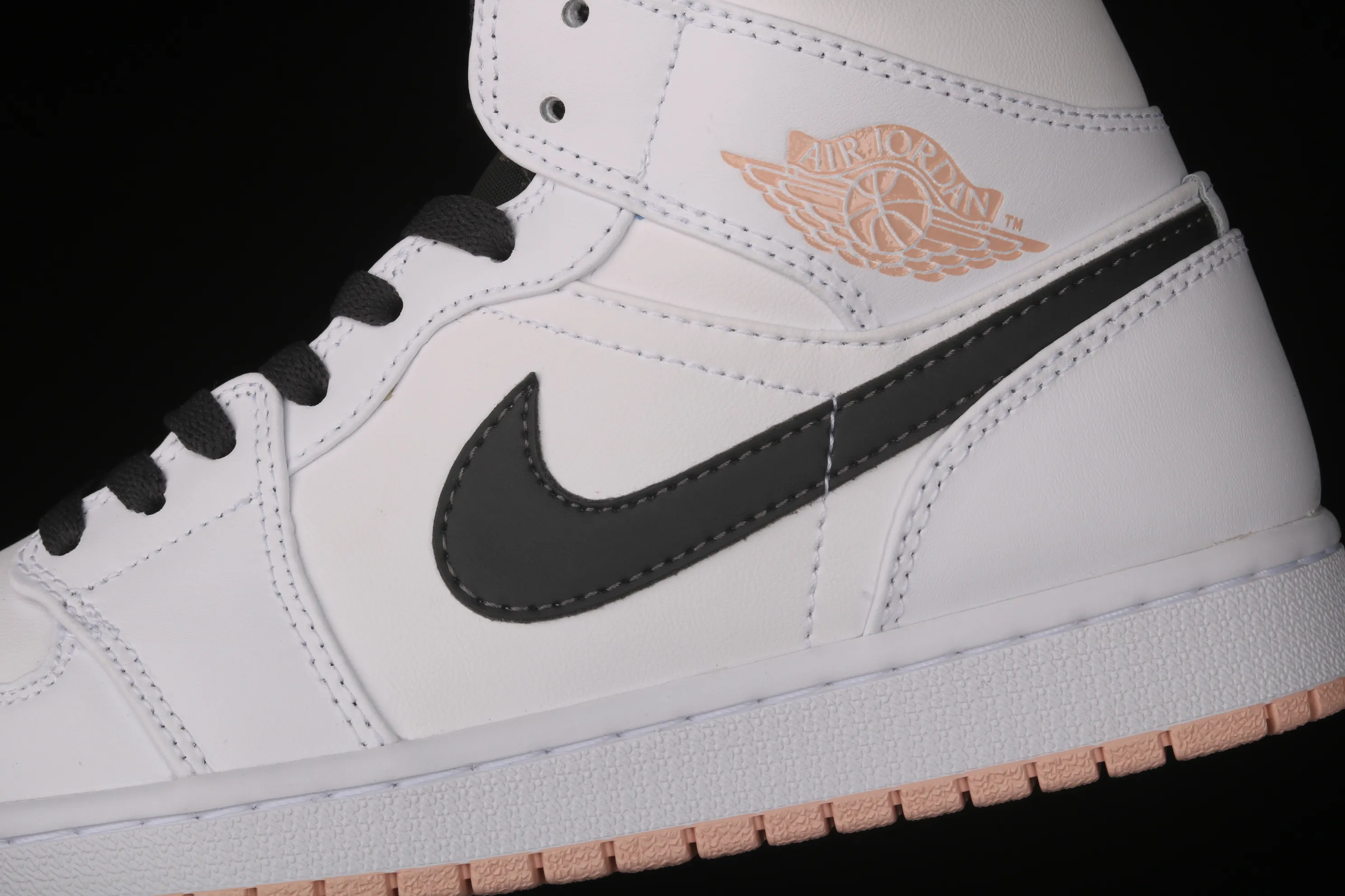 All categories Air Jordan Jordan series basketball shoes Air Jordan 1 Mid Air Jordan 1 Mid AJ1 Joe 1 white and black cherry blossom powder Zhongbang basketball shoes 554725-180